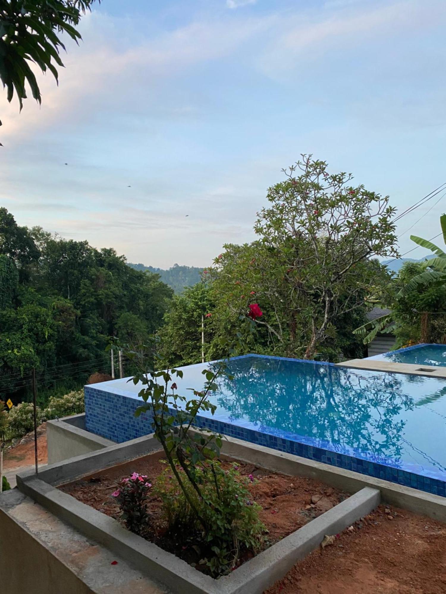 Villa Nilmalee Gampola Bagian luar foto