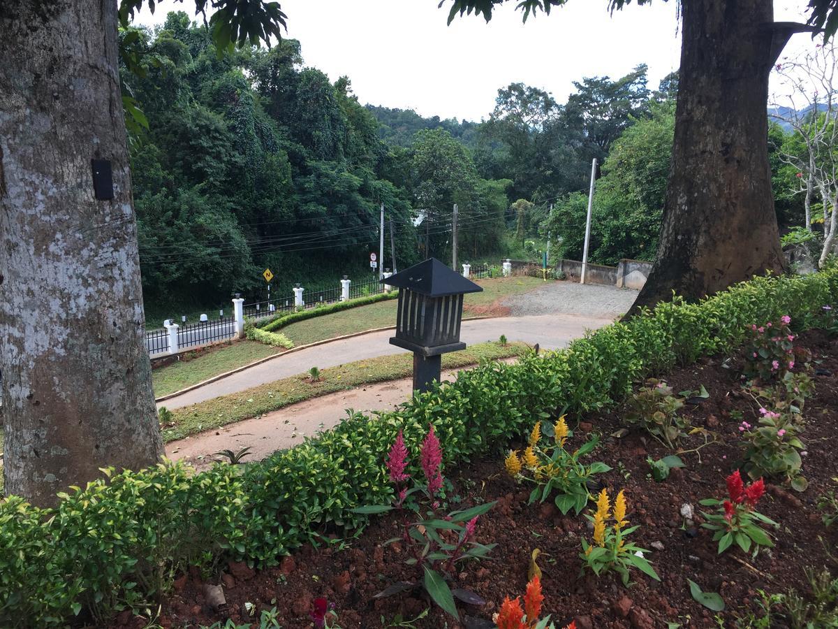 Villa Nilmalee Gampola Bagian luar foto